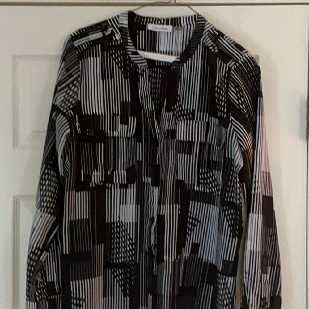 Calvin Klein Black and White Geometric Blouse